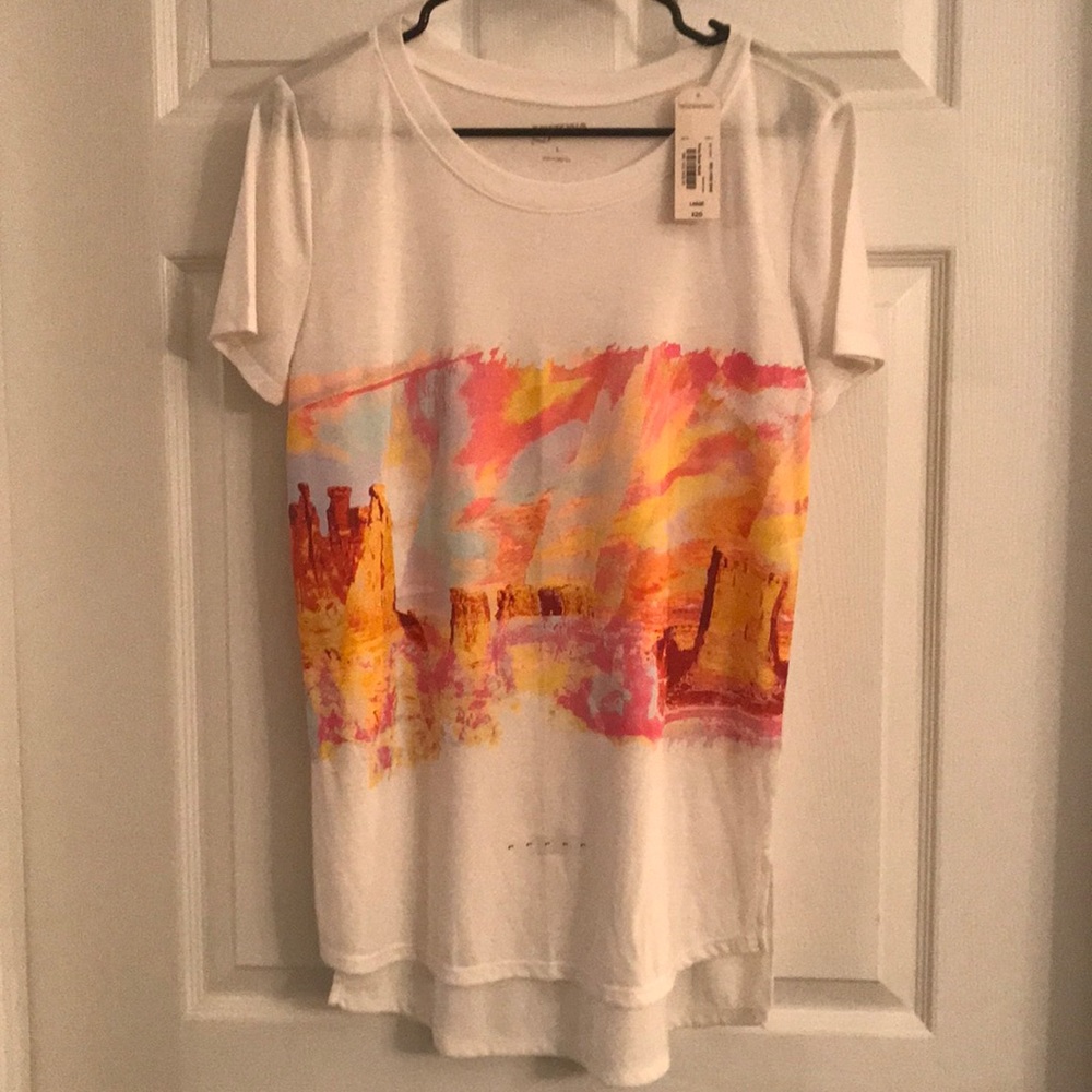 Women’s graphic T-shirt